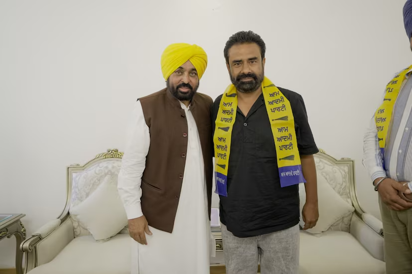 पंजाब में ईंधन की कीमतों पर भड़की आप केंद्र की बीजेपी सरकार के खिलाफ खोला मोर्चा