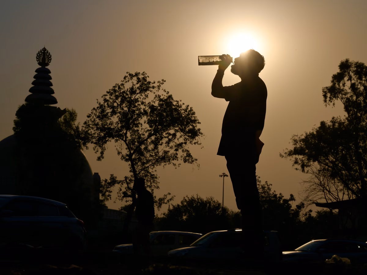 दुनिया के 100 सबसे गर्म शहरों में सभी भारत के! UP के 3 जिलों में पारा 46°C के पार, जानें कब थमेगा आसमानी आग का ये कहर