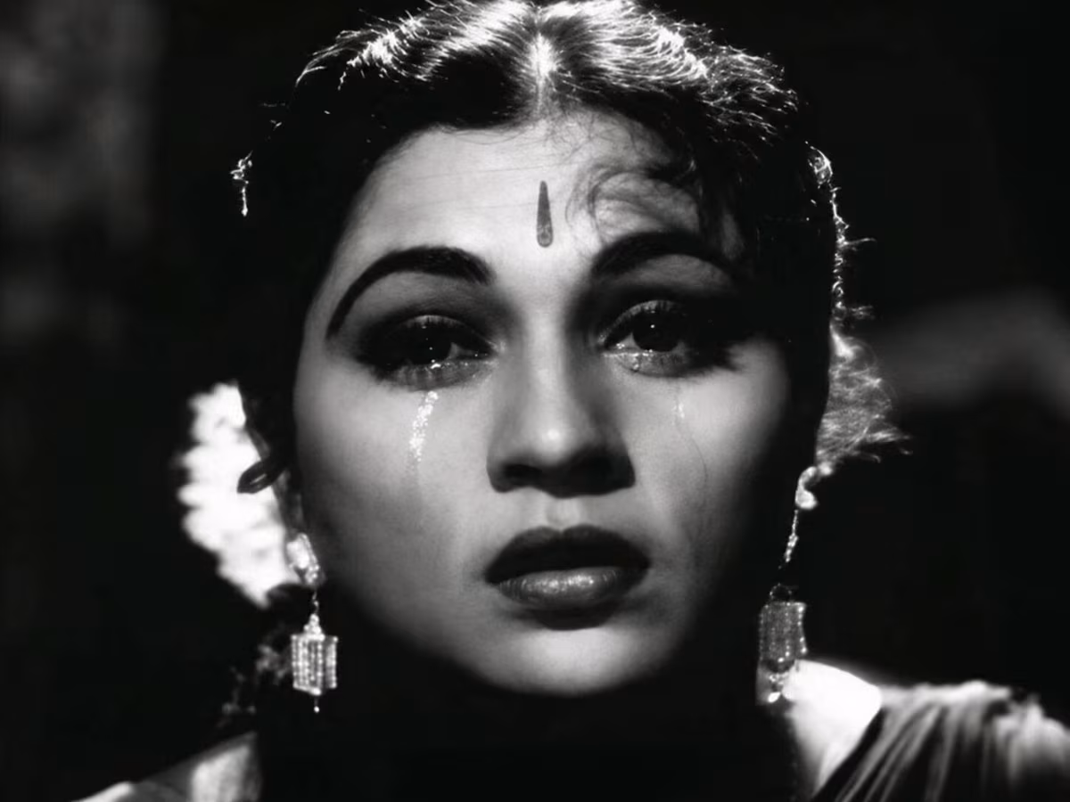 लव सॉन्ग समझकर जिसे गाते हैं लोग, असल में वो बेटे से बिछड़े पिता का दर्द है! रुला देगी 'जरा सामने तो आओ छलिये' के पीछे की ये अधूरी कहानी