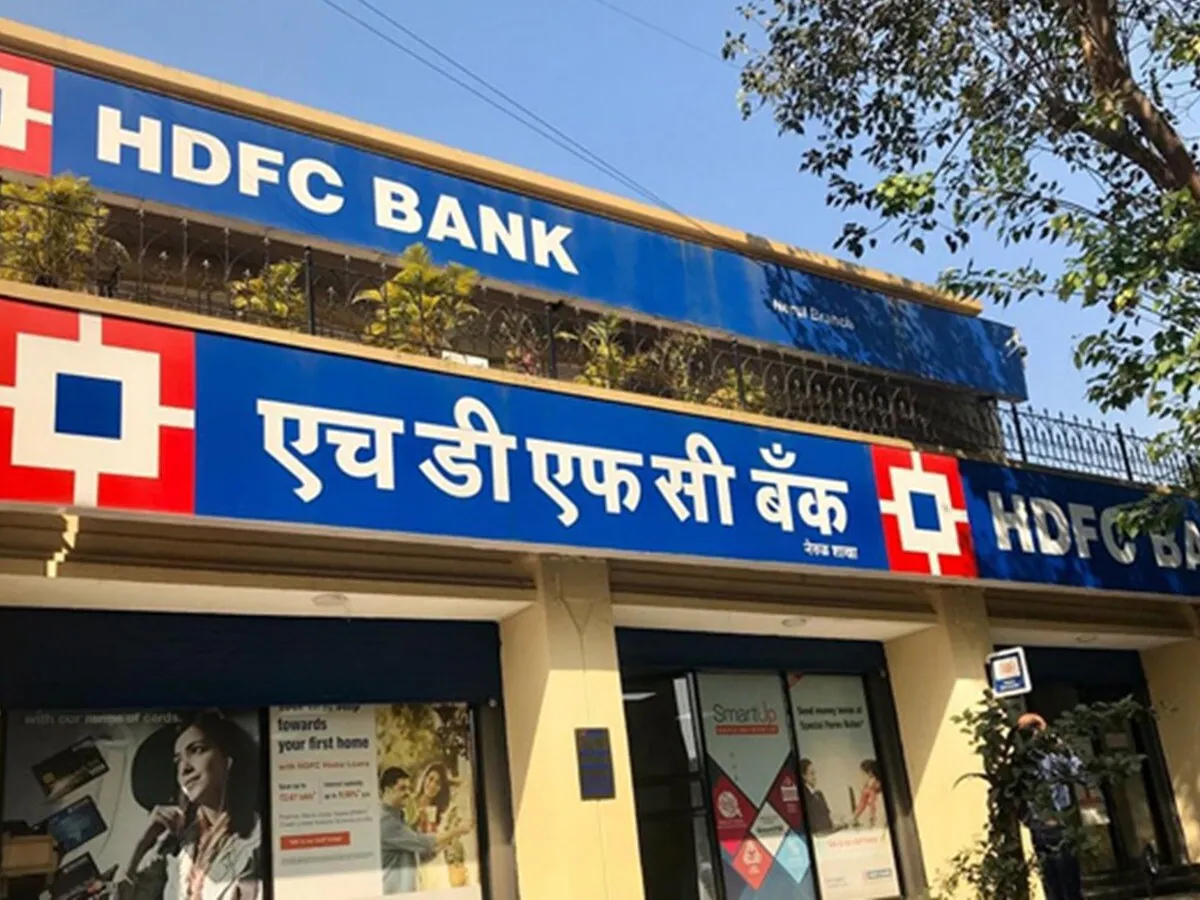 HDFC बैंक की बढ़ी मुश्किलें! ₹45 करोड़ के सीक्रेट पेमेंट मामले में आंतरिक जांच की खबर से शेयर बाजार में हड़कंप, जानें क्या है पूरा सच
