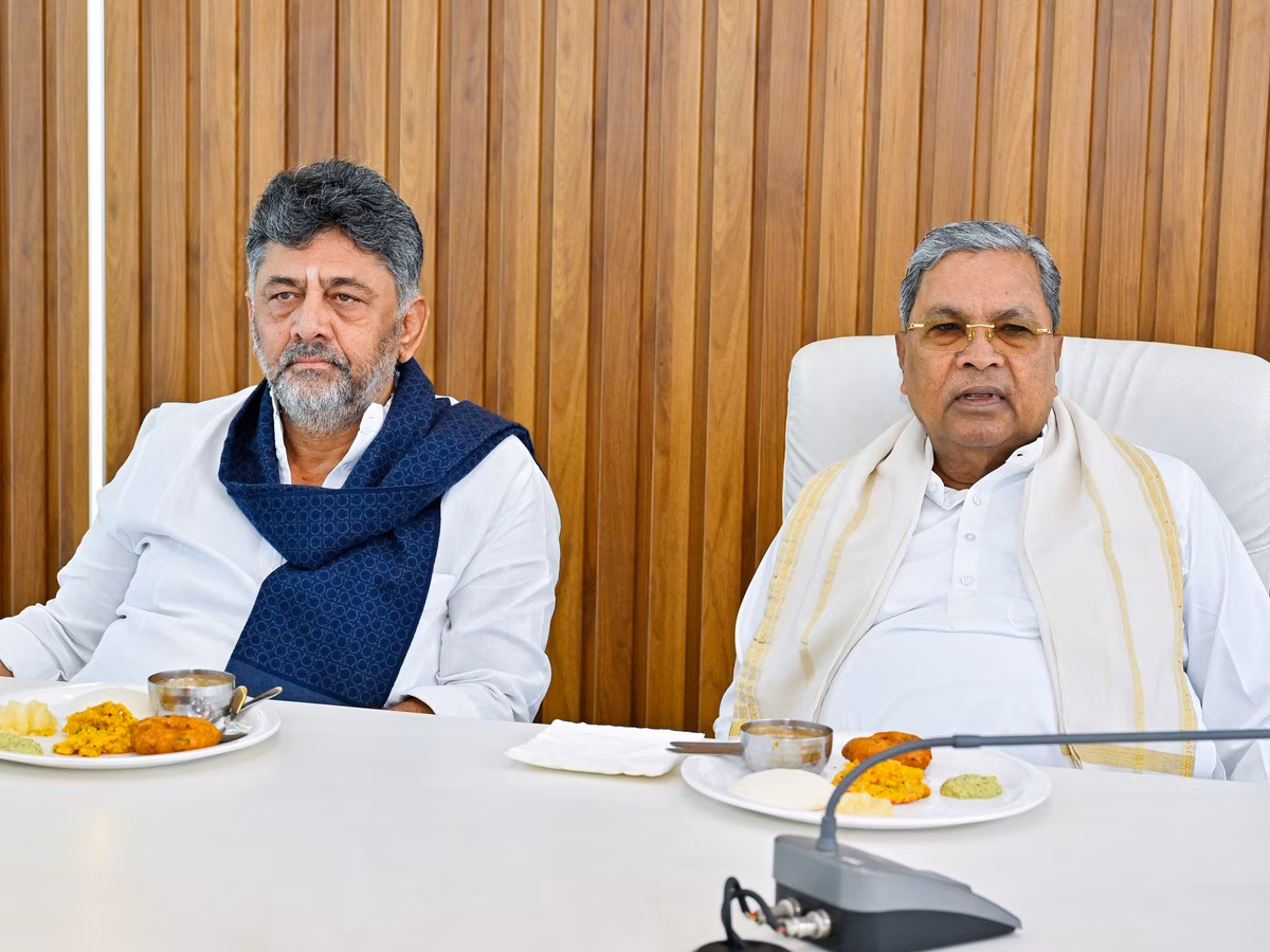 कर्नाटक में बड़ा सियासी भूचाल... क्या राज्यपाल की गैर-मौजूदगी में इस्तीफा दे पाएंगे CM सिद्धारमैया? जानिए अब बेंगलुरु में क्या होगा