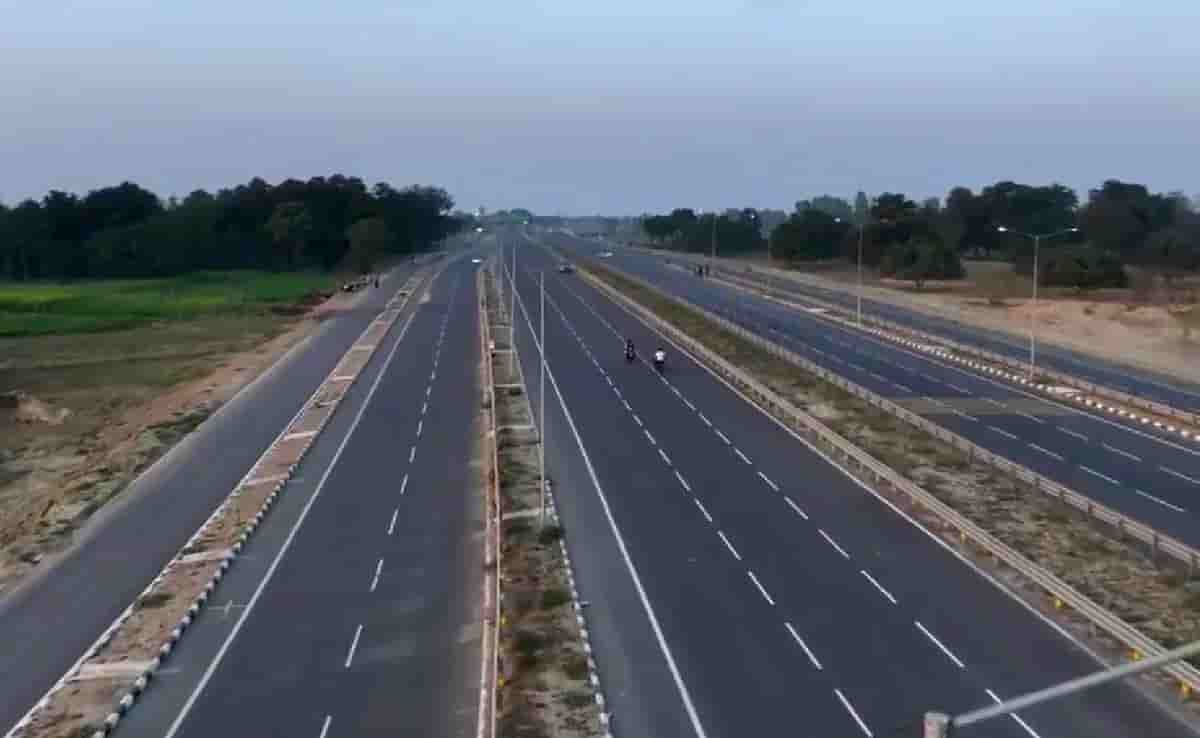 दिल्ली से बिहार तक का सफर होगा पानी की तरह आसान, यूपी सरकार बनाने जा रही है 3 नए चमचमाते एक्सप्रेसवे