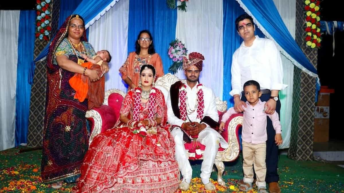 खाटूश्याम जी के भक्त की अनूठी शादी: दुल्हन राजस्थान पुलिस में तो दूल्हा है 'बेरोजगार', मात्र 1 रुपये में रचाई शादी