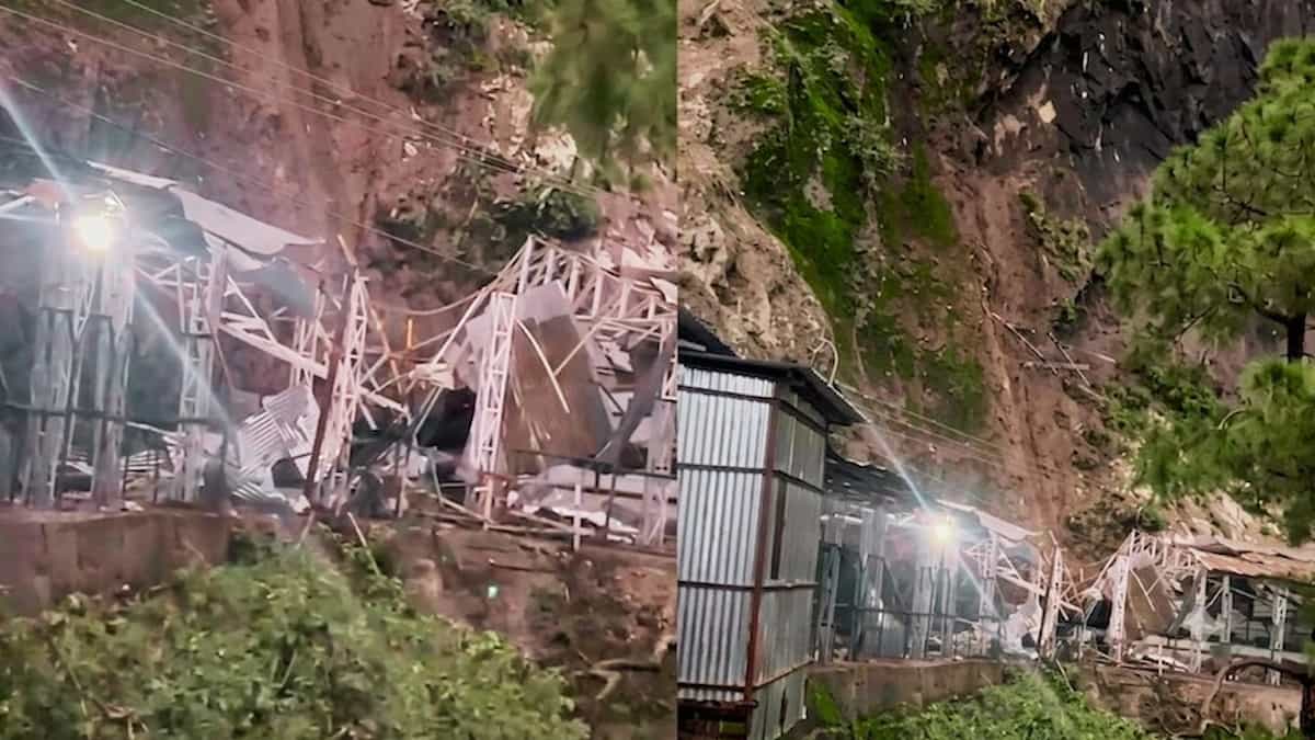 वैष्णो देवी जाने वाले श्रद्धालु ध्यान दें: भारी बारिश के बाद भयानक भूस्खलन, नए ट्रैक पर रोकी गई आवाजाही! राहत कार्य जारी