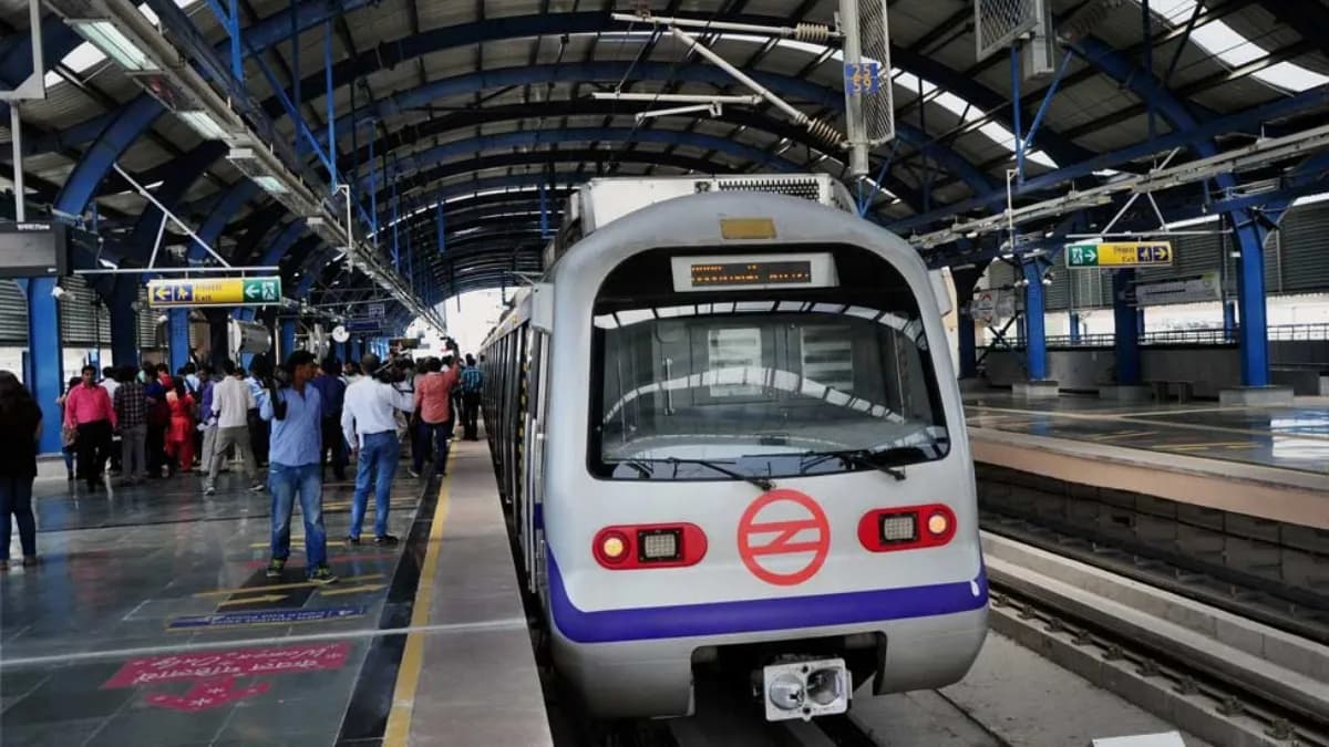 Delhi Metro Alert: अगर आज घर से निकल रहे हैं तो रुकें! राजीव चौक समेत ये 16 मेट्रो स्टेशन बंद, देखें पूरी लिस्ट