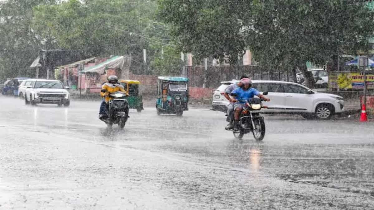 अगले 72 घंटे राजस्थान पर भारी! मौसम विभाग ने जारी किया मूसलाधार और अतिभारी बारिश का कड़ा अलर्ट, इन जिलों में आफत बरसने के आसार