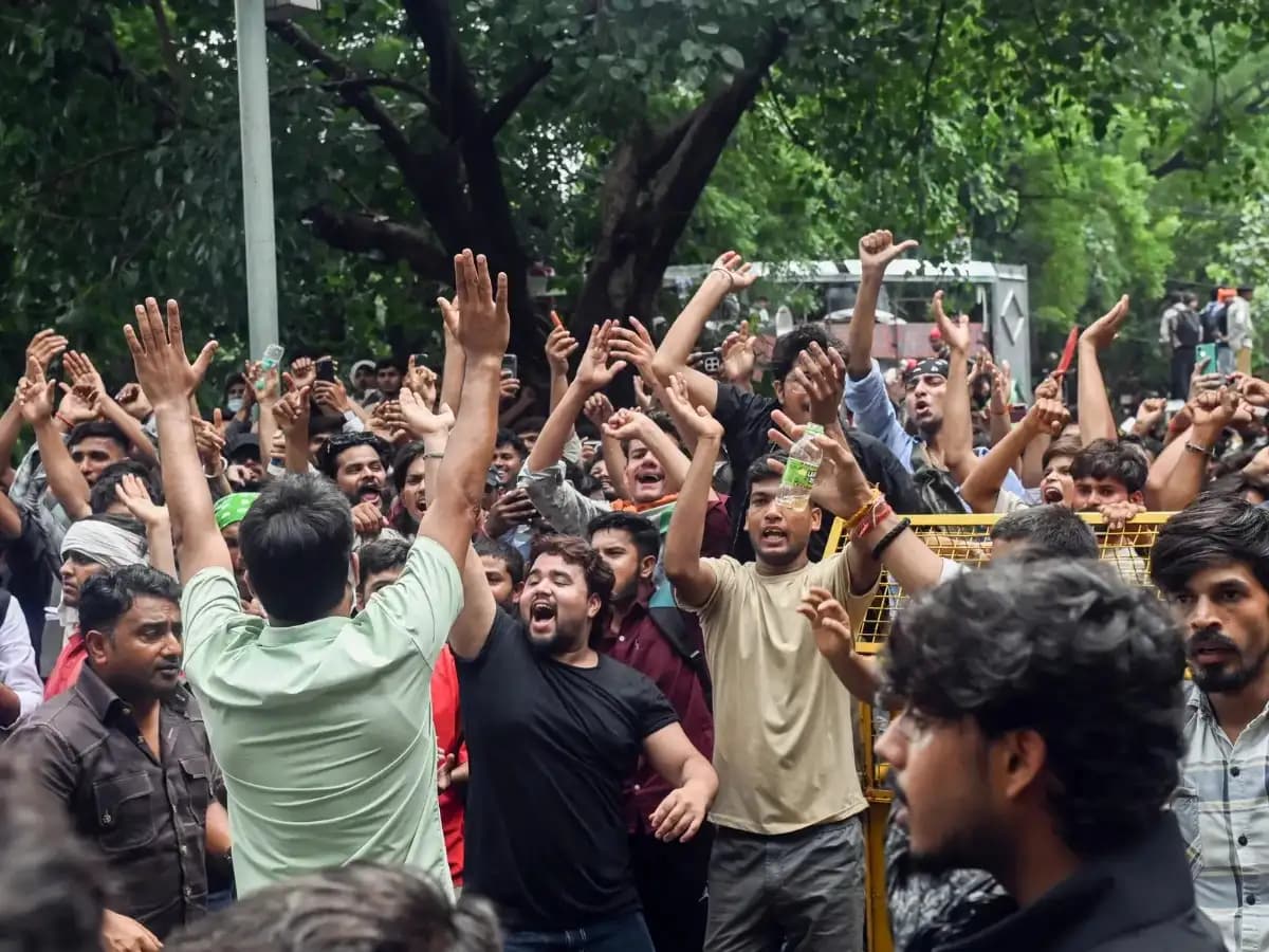 जंतर-मंतर पर प्रदर्शनकारियों के बीच घूम रहे थे खूंखार अपराधी! दिल्ली पुलिस के 'फेशियल रिकग्निशन' से खुला चौंकाने वाला राज