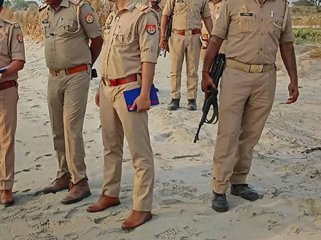 बंद मकान से आ रही थी बदबू: पुलिस ने ताला तोड़ा तो फर्श पर मिला लड़की का शव, लव मैरिज के बाद पति फरार
