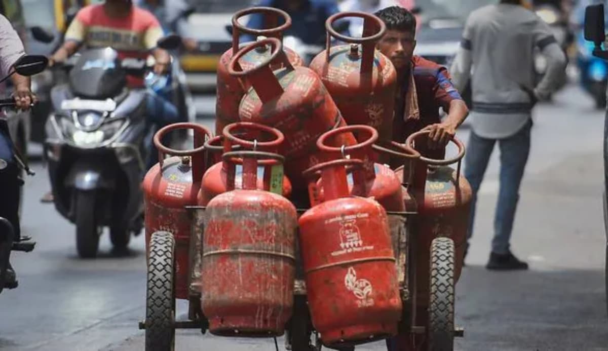 गैस कंपनियों का फाइनल वार्निंग! अगर नहीं किया ये काम तो छिन जाएगी सब्सिडी और महंगा मिलेगा सिलेंडर