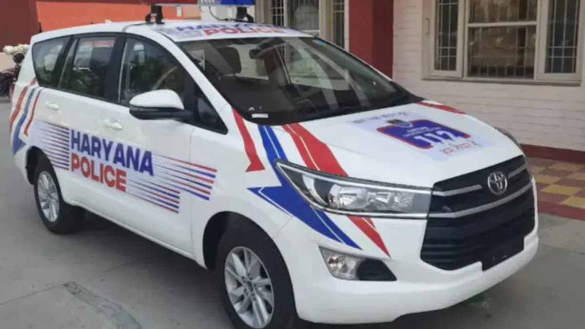 पत्नी द्वारा तलाक मांगने के बाद फंदे से लटका मिला शव, 100 किलो वजन और 7 साल के बेटे का वीडियो बना पहेली