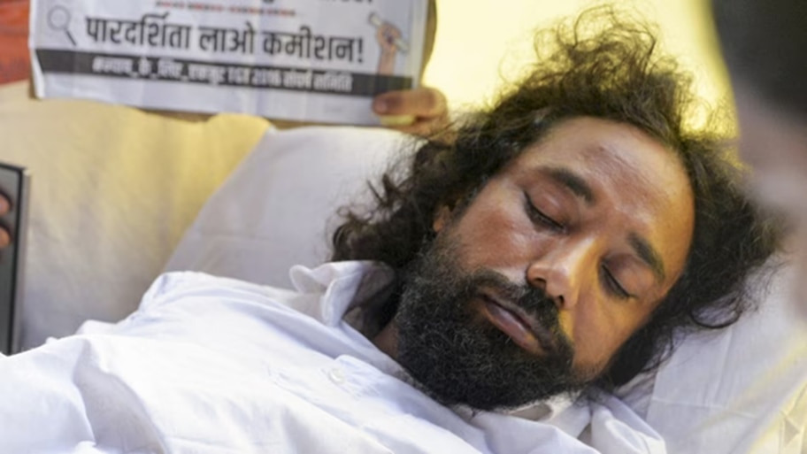 सिर्फ बारिश का पानी नहीं भरा था उस गड्ढे में, उसमें तो व्यवस्था की लापरवाही और दो मासूमों की सांसें डूब गईं