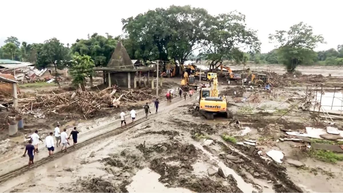 इस राज्य में बाढ़ का तांडव: 16 लाख लोग प्रभावित, 95 की मौत और 14 जिलों में हाई अलर्ट