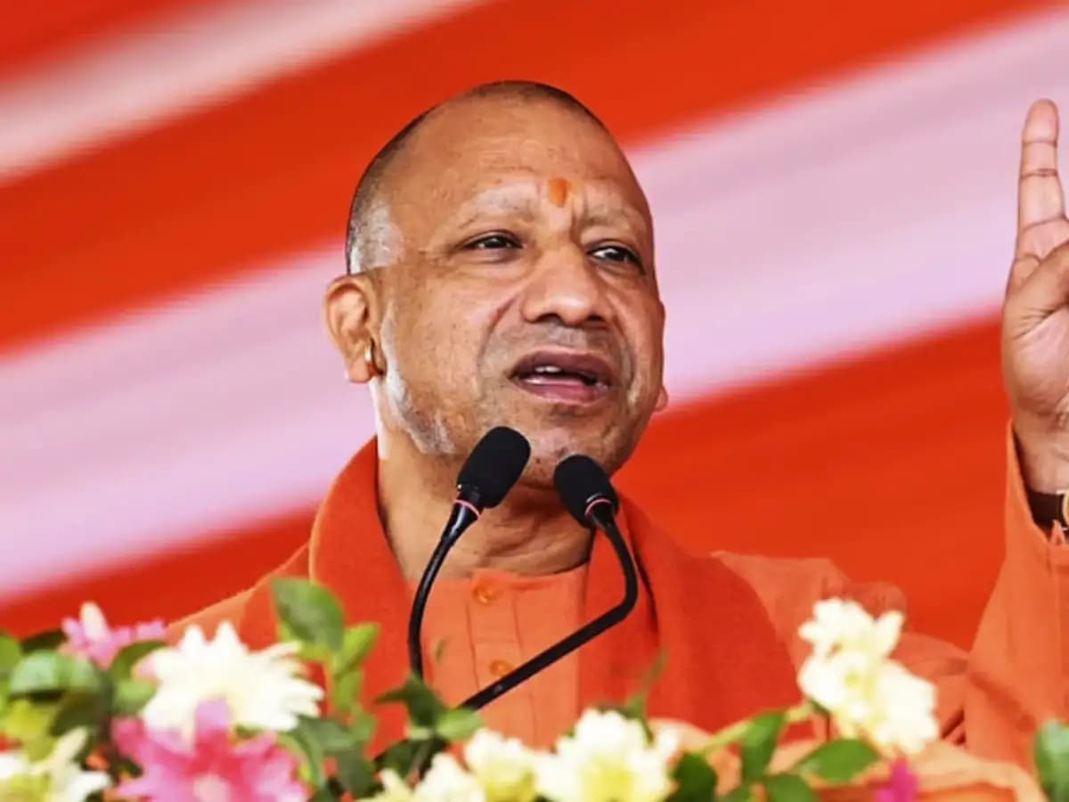 यूपी के युवाओं की खुली किस्मत! सरकार दे रही बिना ब्याज और गारंटी के 5 लाख रुपये, तुरंत जानें पूरी योजना