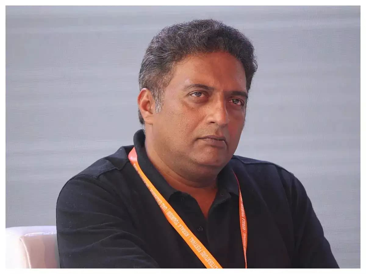 प्रकाश राज का वोटर लिस्ट से कटा नाम, भड़के एक्टर ने पूछा- 'ये कैसा मजाक है?' उधर झारखंड लाठीचार्ज पर भी सरकार को घेरा