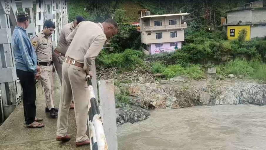 पत्नी से झगड़े का खौफनाक अंजाम: निर्दयी पिता ने 6 साल के मासूम को उफनती रावी नदी में फेंका