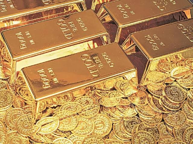 सोना खरीदने वालों की मौज; औंधे मुंह गिरे सोने और चांदी के दाम, अचानक आई इस बड़ी गिरावट से मचा हड़कंप