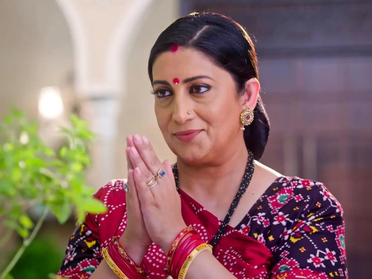 स्मृति ईरानी ने सुनाए पुराने किस्से, बताया देवेंद्र फडणवीस को देखकर क्यों होता है गर्व