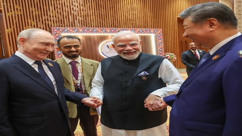 पीएम मोदी, पुतिन और जिनपिंग की ब्रिक्स सम्मेलन से आई इस दशक की सबसे शक्तिशाली और वायरल तस्वीर