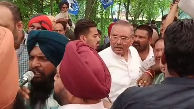 पंजाब के होशियारपुर में बड़ा सियासी बवाल: बीजेपी-बसपा कार्यकर्ताओं के बीच खूनी संघर्ष