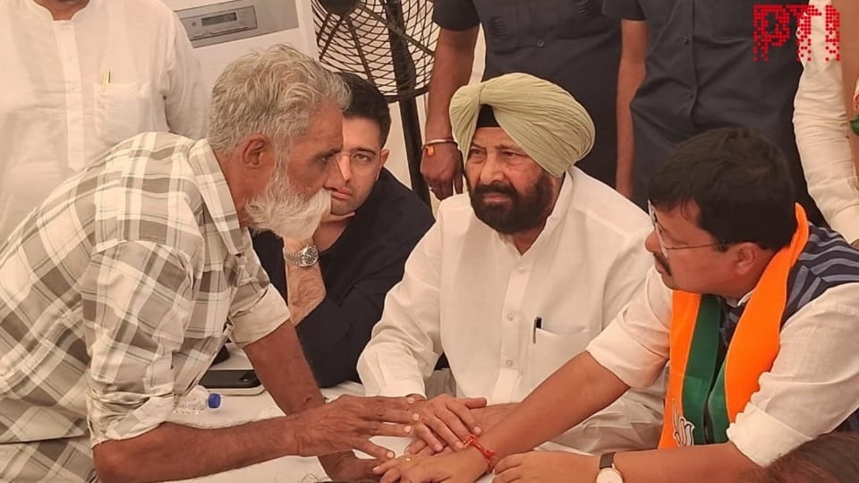 पंजाब में कानून व्यवस्था और बढ़ते नशे को लेकर जनता और नेताओं का फूटा गुस्सा
