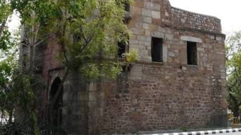 मुगल साम्राज्य के पतन और खूनी इतिहास का गवाह है दिल्ली का 'खूनी दरवाजा