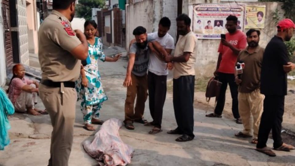 घर के अंदर मिले मां-बेटी के लहूलुहान शव, मृतका के भाई ने जीजा पर लगाया कत्ल का गंभीर आरोप