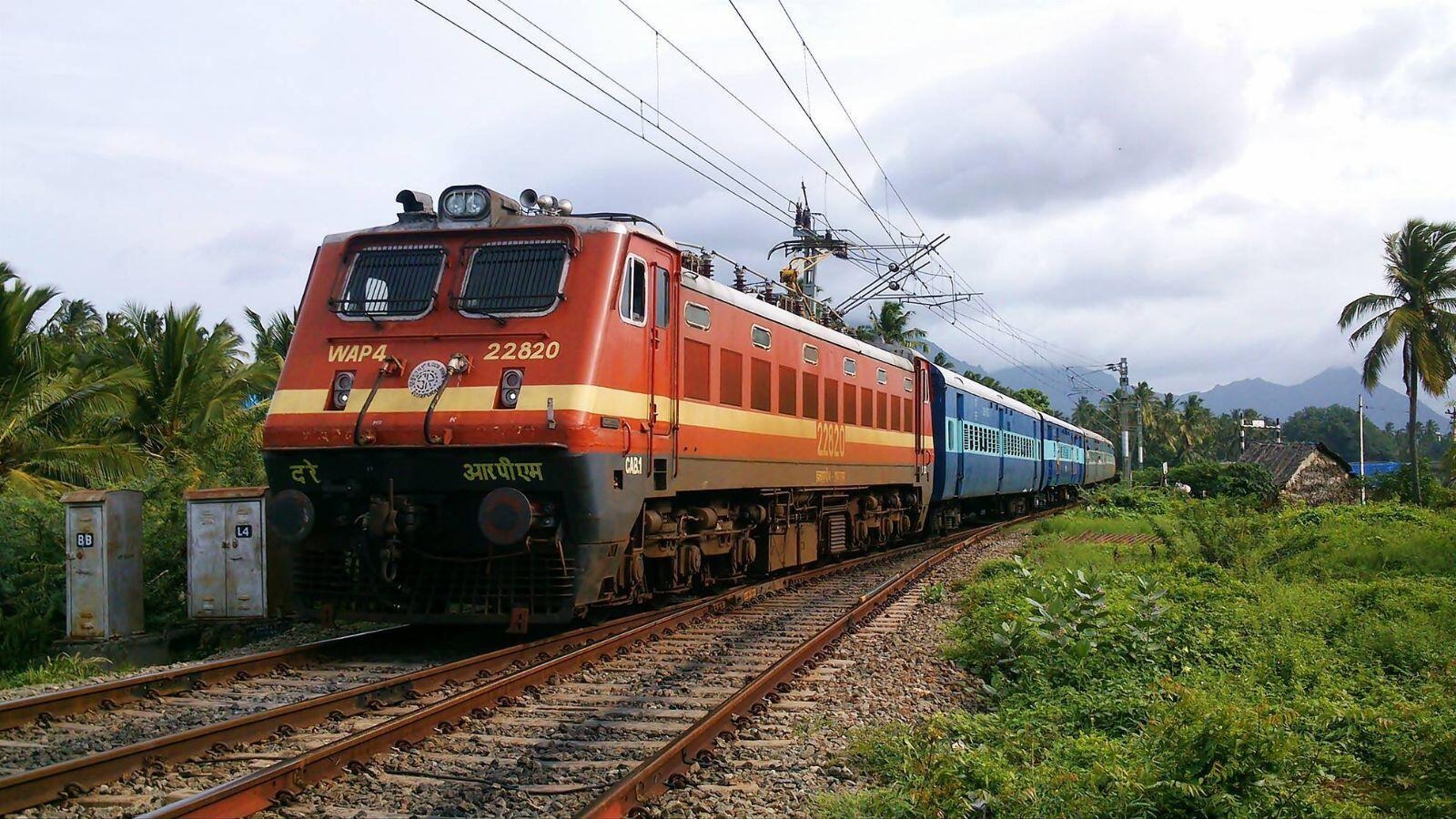 यात्रियों के लिए 102 फेरे फेस्टिवल स्पेशल ट्रेनें चलाने का ऐलान