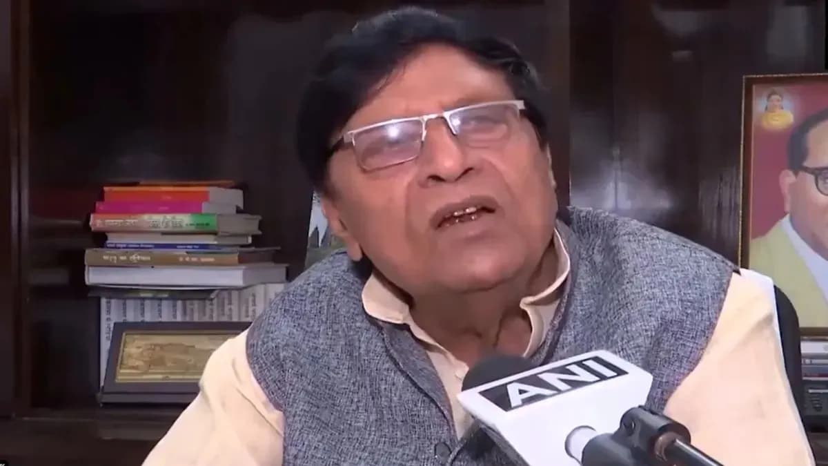 UP 2027 चुनाव: कांग्रेस की 150 सीटों की मांग पर भड़की सपा, अखिलेश के सांसद ने दिखाई जमीनी हकीकत