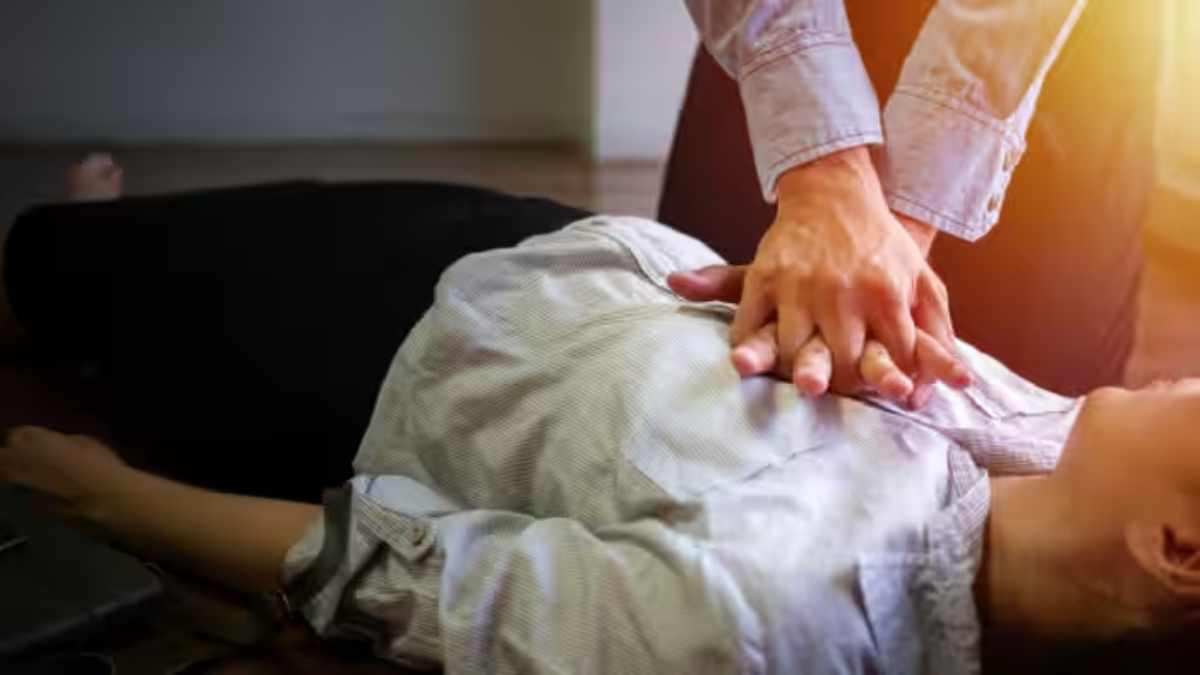 हार्ट अटैक आते ही पहले 1 घंटे में क्या करें और क्या नहीं, तुरंत ये करें और बचाएं जान