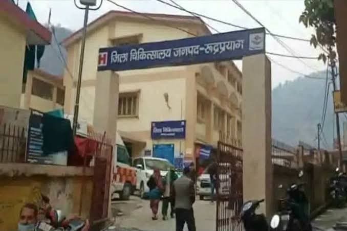 दिव्यांग प्रमाण पत्र के नाम पर खेल, 5 हजार की घूस लेते रंगे हाथ दबोचे गए डॉक्टर साहब