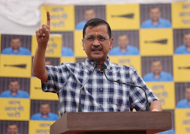 खुद अपनी ही पार्टी को कितने पैसे देते हैं अरविंद केजरीवाल, सामने आए चौंकाने वाले आंकड़े