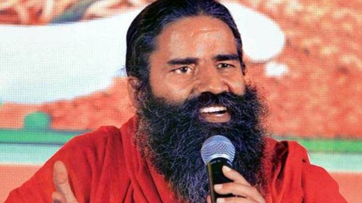 'भगवान को अमीरों-गरीबों में मत बांटो', बरसाना में गरजे बाबा रामदेव; ओवैसी और रेवंत रेड्डी को दिया करारा जवाब