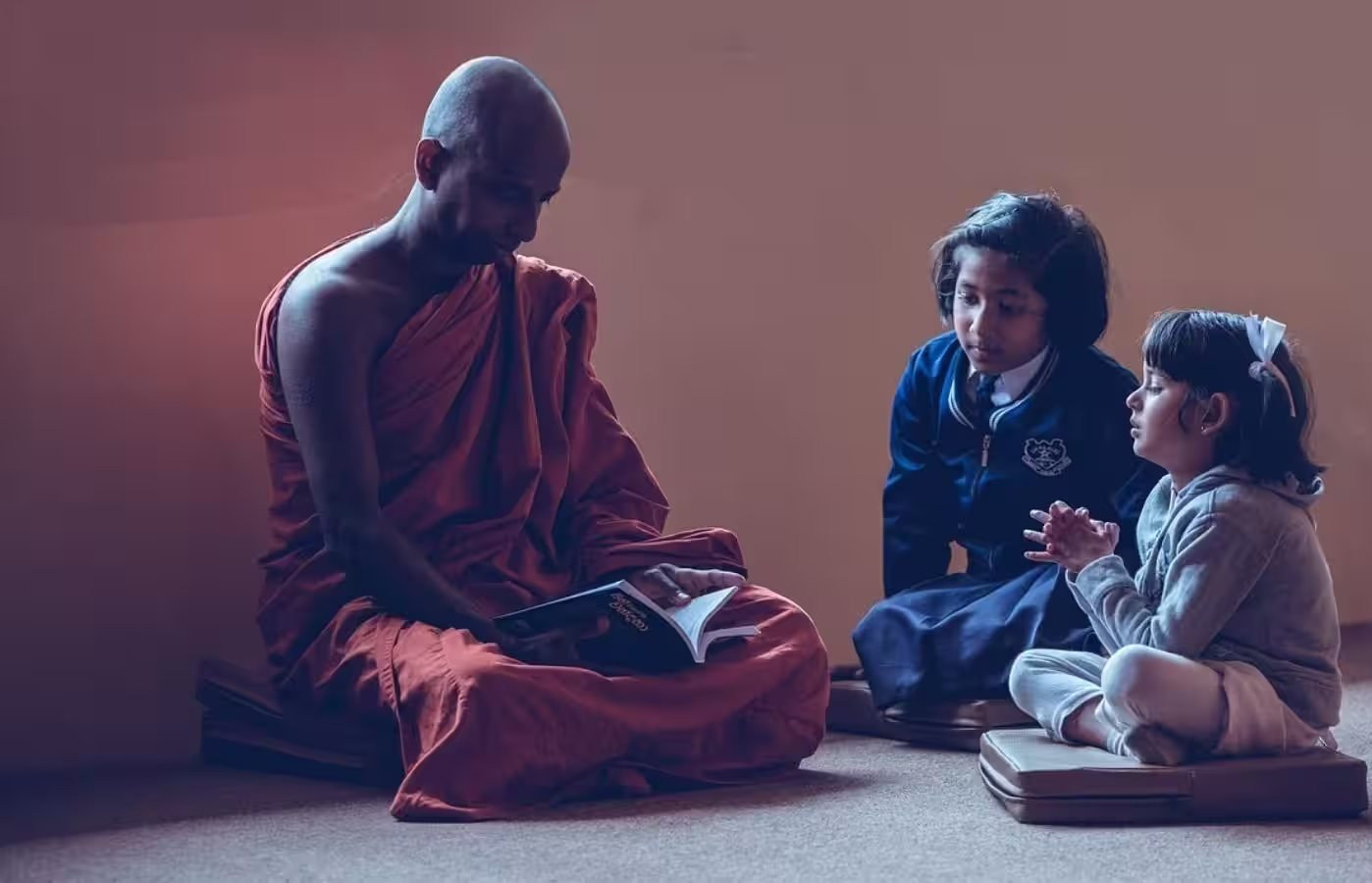 जीवन में गुरु बनाते समय कैसे करें सही व्यक्ति का चुनाव