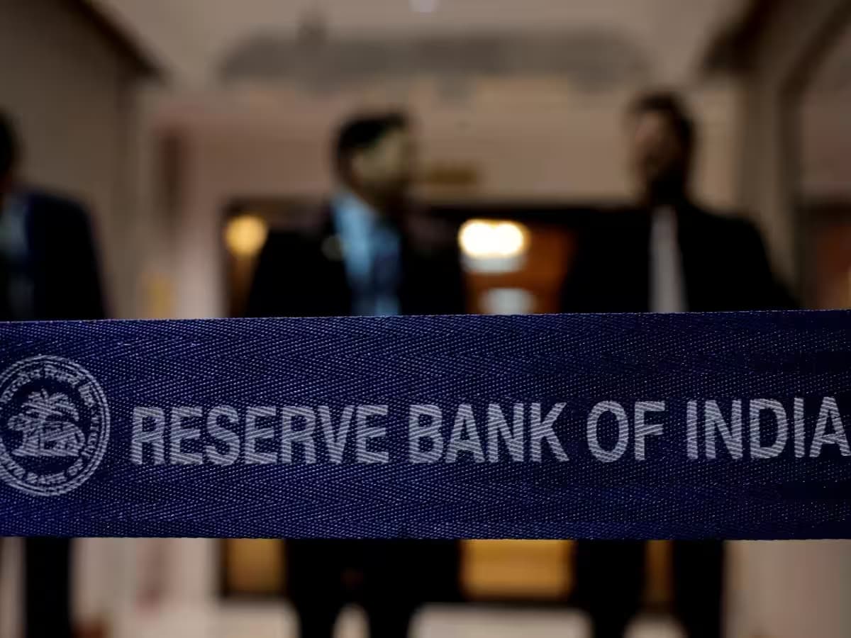 आम आदमी पर महंगाई की दोहरी मार, RBI ने 0.25% बढ़ाया रेपो रेट; बढ़ जाएगी आपकी लोन EMI