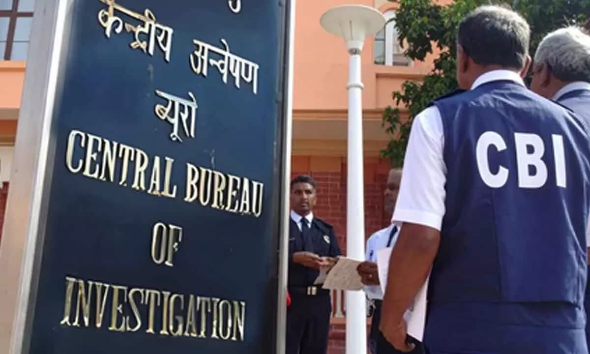 अधिकारियों की गाड़ियों पर पुष्पवर्षा और भंगड़ा, पंजाब में CBI की रेड के दौरान दिखा सबसे हैरान करने वाला नजारा!