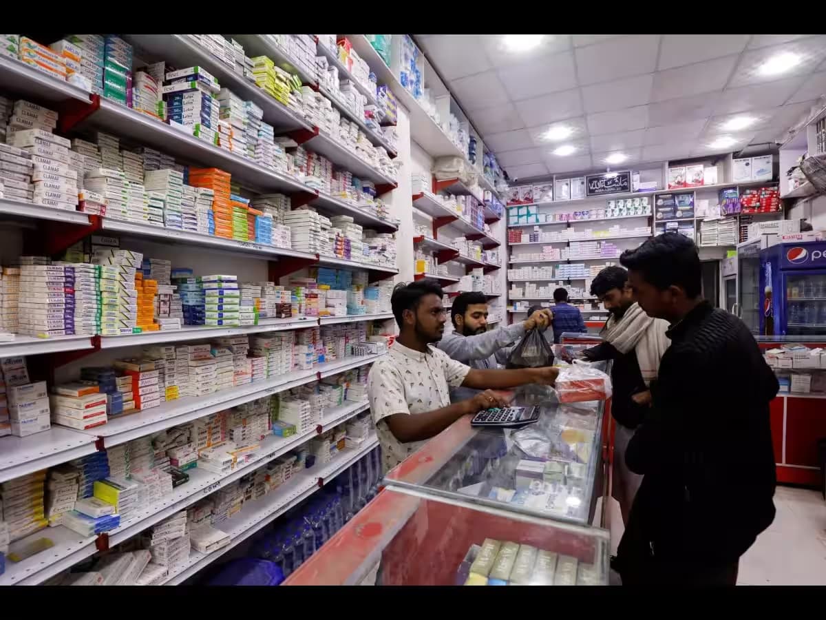 किराए की डिग्री पर मेडिकल स्टोर चलाने वालों की खैर नहीं, यूपी सरकार के नए फरमान से मची खलबली
