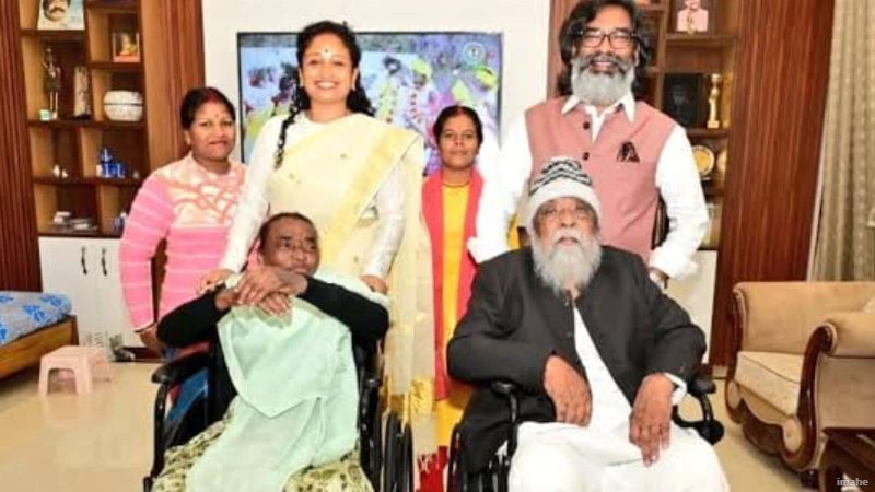 सीएम हेमंत सोरेन की माता रूपी सोरेन की तबीयत बेहद नाजुक