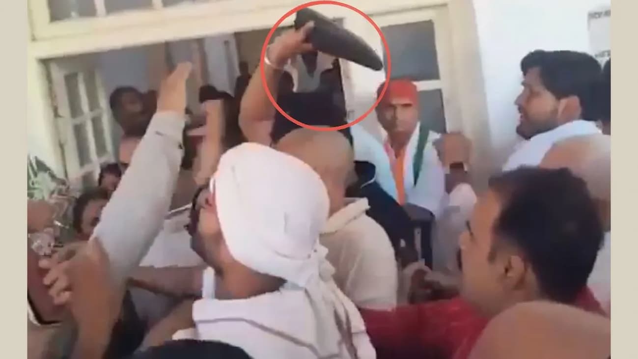 भिड़े कांग्रेसी: अजय राय और ममता चौधरी के समर्थकों में गाली-गलौज, BJP बोली- 'मोहब्बत की दुकान में जूतम-पैजार'