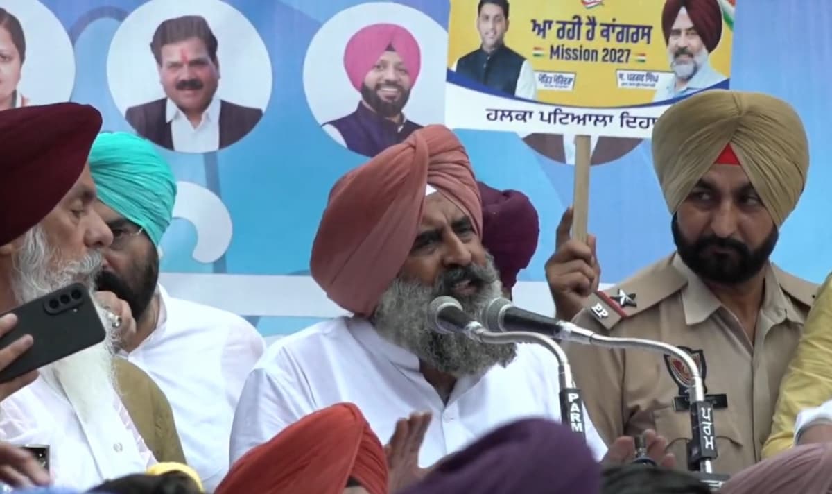 बारिश के बीच परगट सिंह ने संभाली पंजाब कांग्रेस की कमान: मंच पर जुटे पायलट, चन्नी और बाजवा