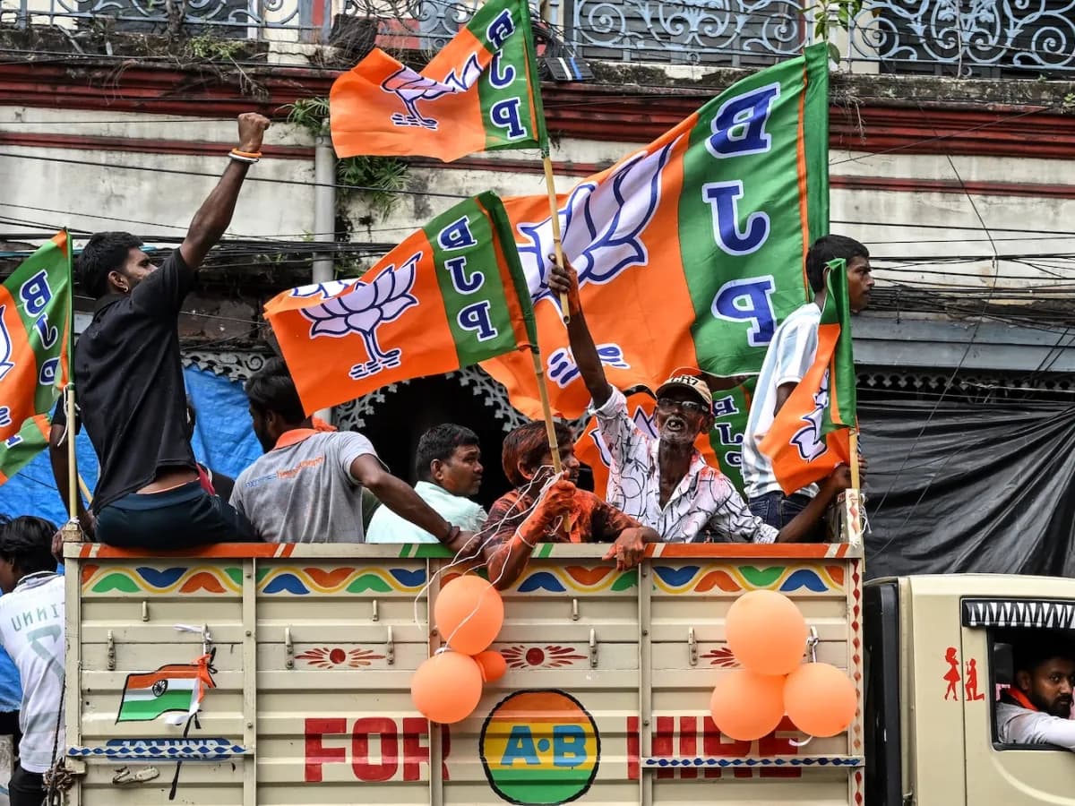 मोदी-शाह के गढ़ में फिर लहराया भगवा; 44 में से 38 सीटों पर भाजपा का कब्जा, कांग्रेस चारों खाने चित