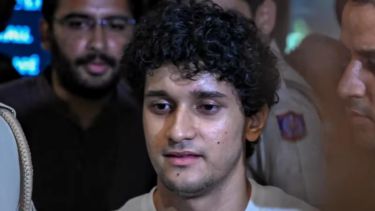 18 की उम्र में RTI से हिलाया सिस्टम, अब राजनीति में तहलका! कौन हैं सौरव दास, जिनकी हर तरफ है चर्चा