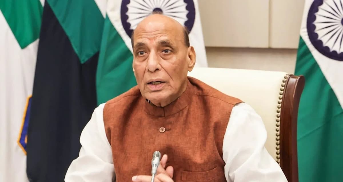 राजनाथ सिंह का राहुल गांधी पर बड़ा हमला, कहा- बांग्लादेश की तर्ज पर देश में रिजीम चेंज की साजिश रच रहा विपक्ष