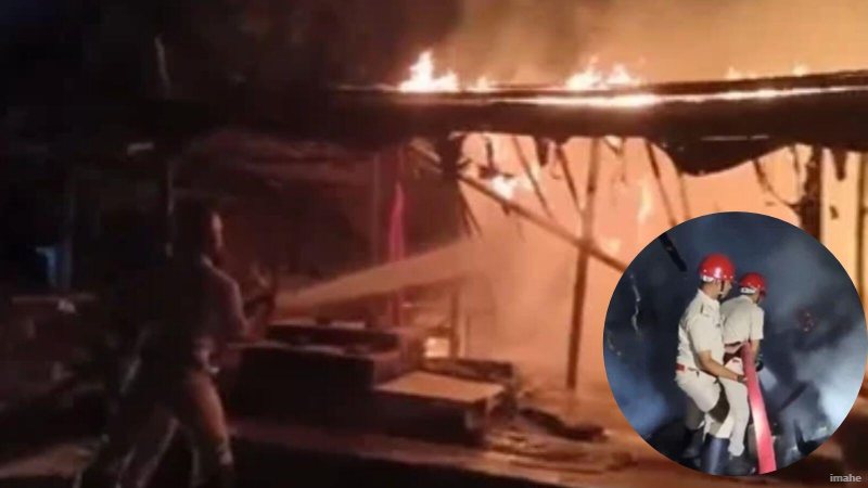 जमशेदपुर की सब्जी मंडी में लगी भीषण आग: कई दुकानें जलकर खाक