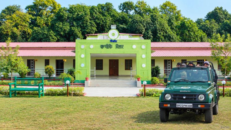बाघ-तेंदुए देखने के साथ लीजिए रोमांचक जंगल सफारी का मजा