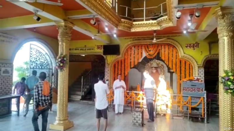 साईं बाबा मंदिर से भगवान गणेश का कीमती मुकुट चुरा ले गए शातिर चोर