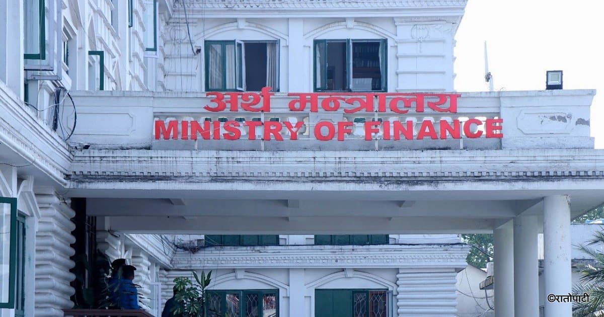 दुनिया ने खींचे हाथ, नेपाल में मचा हाहाकार! 8 अरब से लुढ़ककर 2 अरब पर सिमटी विदेशी सहायता!