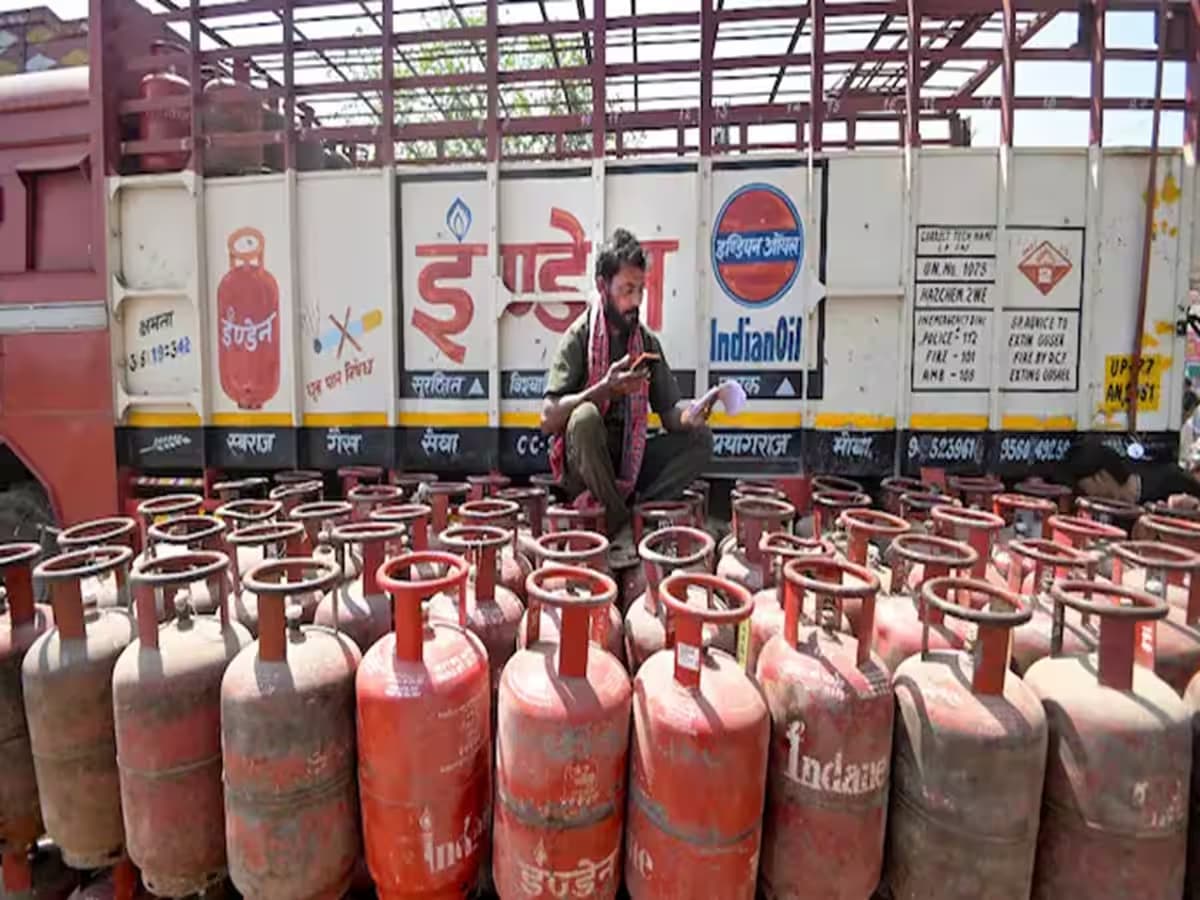 यूपी वालों के लिए दिवाली का बंपर गिफ्ट: उज्‍ज्‍वला योजना में फ्री मिलेगा गैस सिलेंडर, खाते में ऐसे आएगा पैसा
