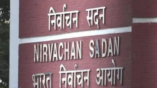 यूपी विधानसभा चुनाव से पहले बड़ी फेरबदल, 3 साल से एक ही जिले में तैनात अधिकारियों का होगा तबादला