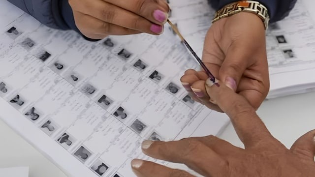 मेरठ में 2, बरेली में 1... एमएलसी चुनाव में बीजेपी ने लहराया परचम, सपा को झटका