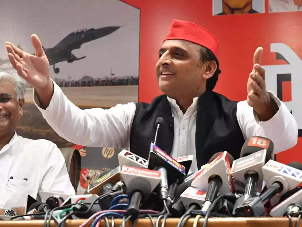 अखिलेश के 'PDA' दांव से BJP में खलबली! पूर्व सांसद समेत कई दिग्गज नेताओं ने पकड़ी साइकिल की राह